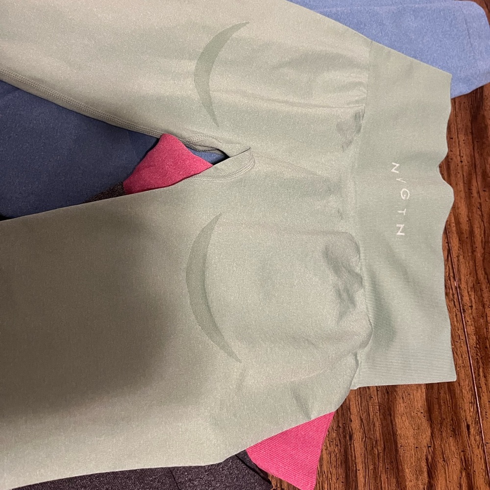 3 NVGTN leggings